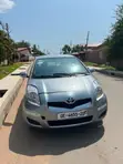 Toyota Vitz 2010 Silver - 4