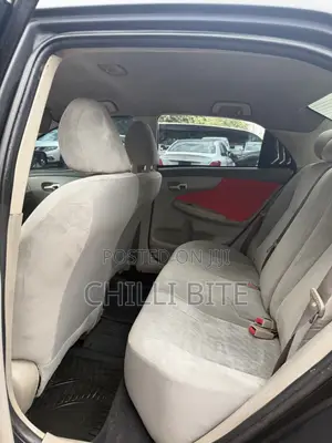 2010 Toyota Corolla LE Sedan