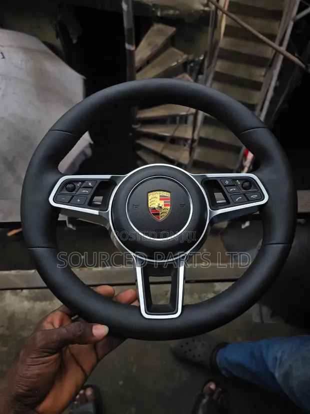 Porsche Macan Steering Wheel - 1