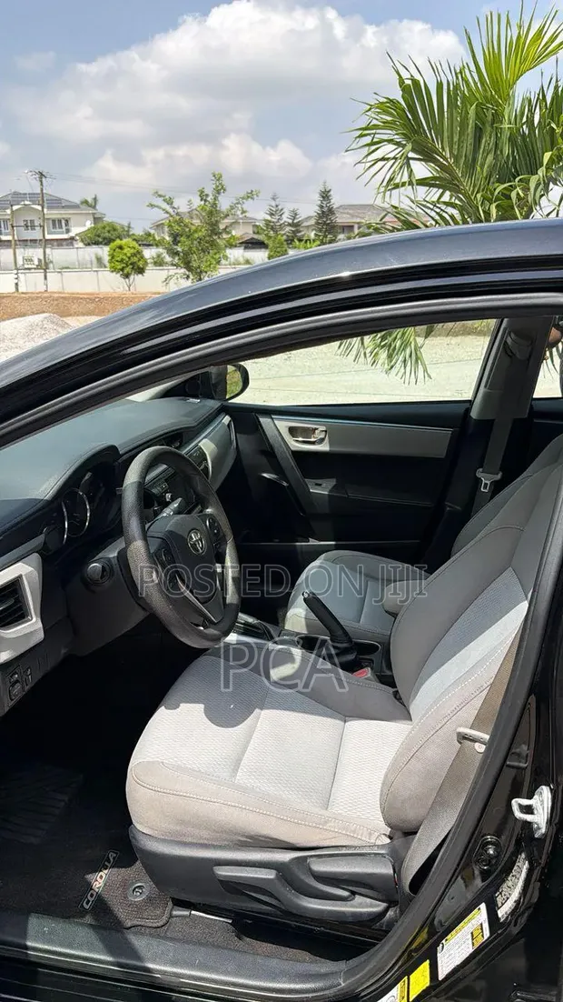Toyota Corolla 2016 Black - 1