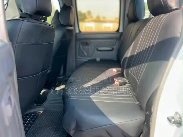 Nissan Hardbody 2019 White - 1