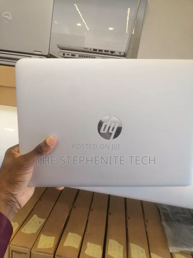 HP EliteBook 820 G3 Laptop - 1