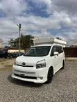 Toyota Voxy V 4WD 8-Seater 2011 White - 2