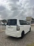 Toyota Voxy V 4WD 8-Seater 2011 White - 5