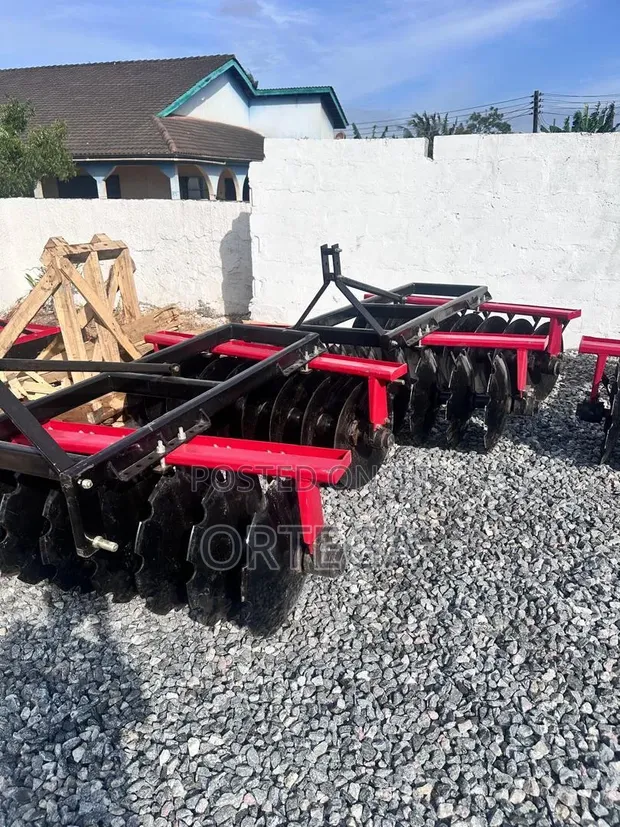 Massey Ferguson 385 Tractors & Implements - 1