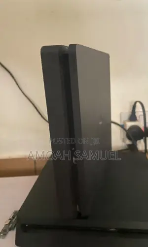 PS4 Slim Jailbroken with Games