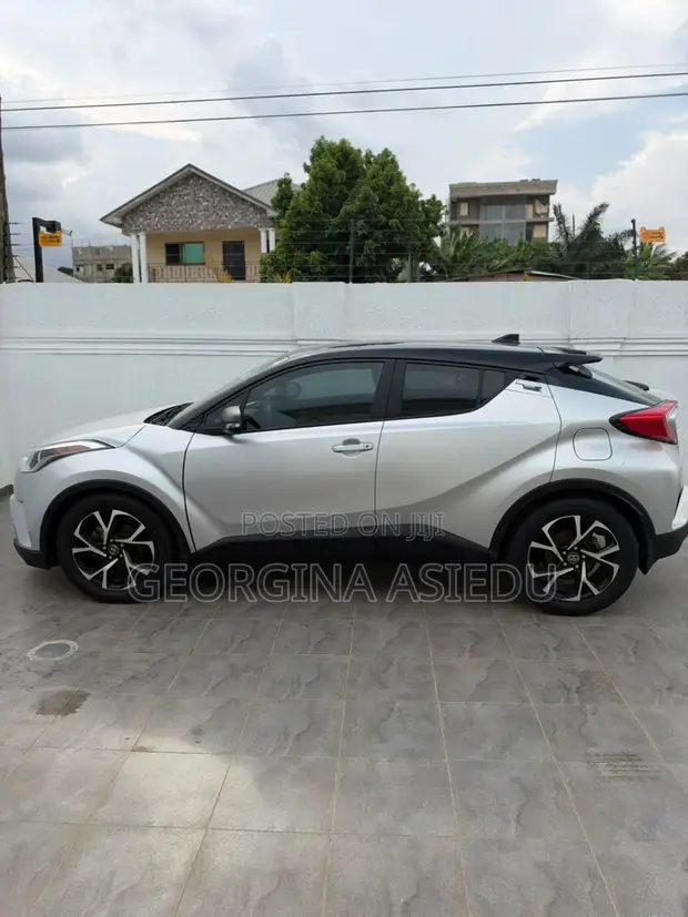 Toyota C-HR 2018 Silver - 1