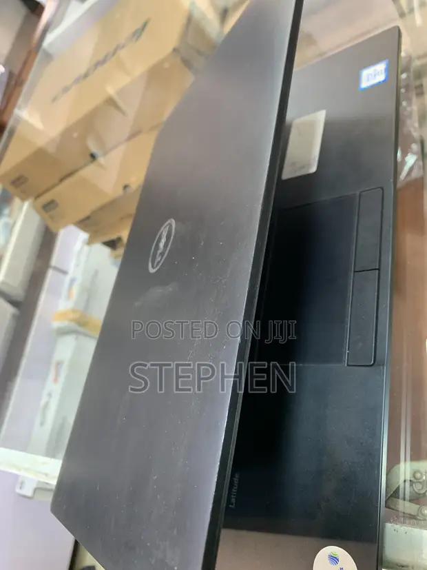 Dell Latitude 14 E7470 Laptop - 1