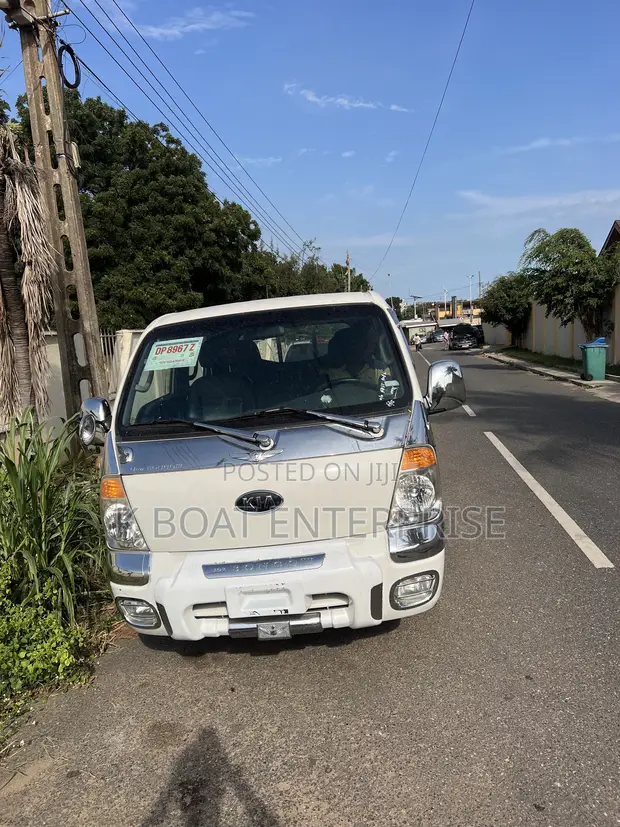 Kia Bongo 3 2004 White - 1