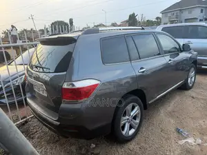 Toyota Highlander Limited 3.5l 4WD 2013