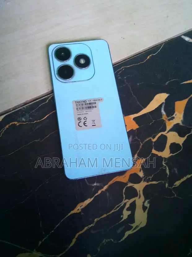 Tecno Spark 20 256GB Blue - 1
