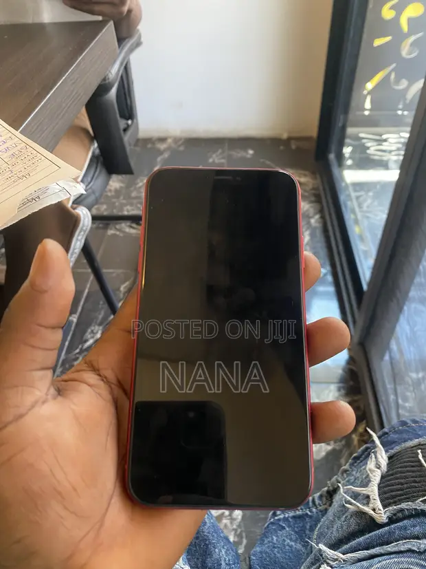 Apple iPhone XR 64GB Red - 1