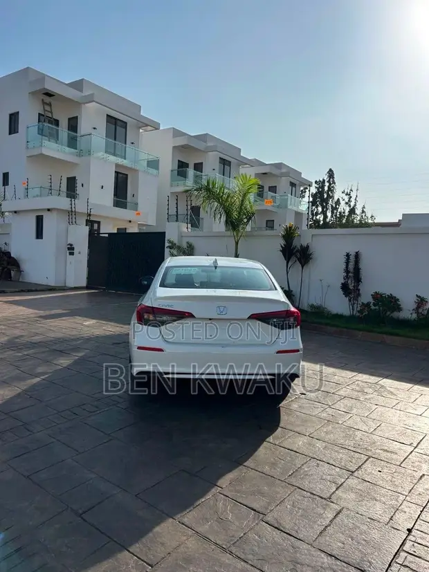 Honda Civic LX 2022 White - 1