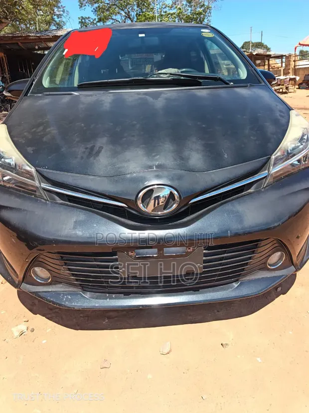 Toyota Vitz 1.3 FWD 3dr 2016 Black - 1