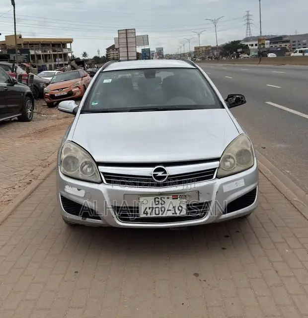 Opel Astra 1.6 Caravan 2008 Silver - 1