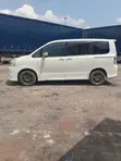 Toyota Voxy 2013 White - 5