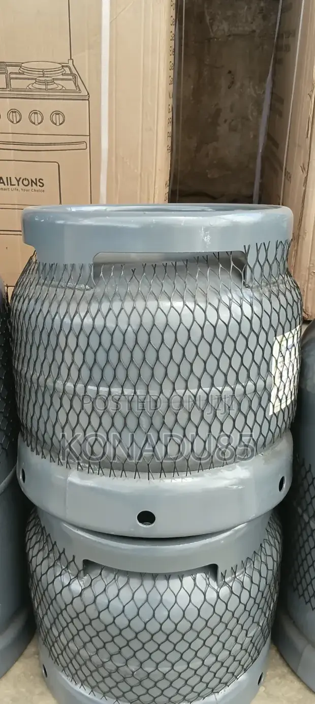 6kg Gas Cylinder with Regulator and Clamp - 1