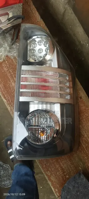 Toyota Voxy/Noah Tail Light (Used)