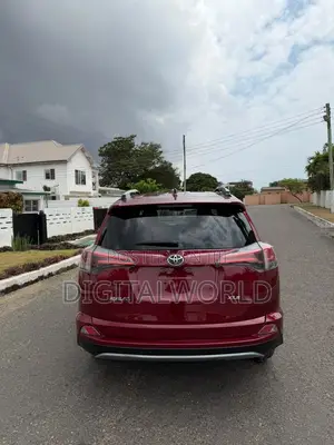 2018 Toyota RAV4 XLE SUV AWD