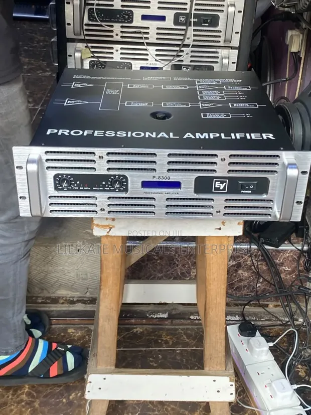 EV E-8300 Powered Amplifier - 1