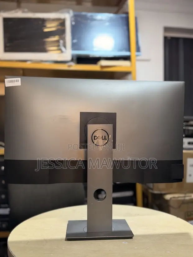 Dell U2719D UltraSharp 27" QHD Monitor - 1
