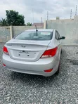 Hyundai Accent SE Sedan 2017 Gray - 2