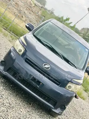 Toyota Voxy 2013 Gray