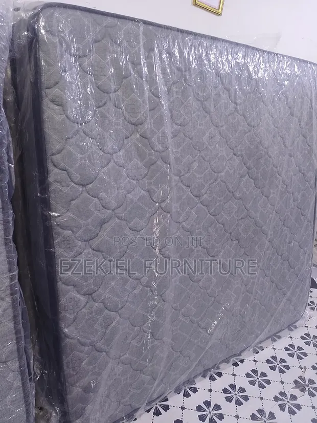 Royal Comfort Compressed Mattress - Queen Size - 1