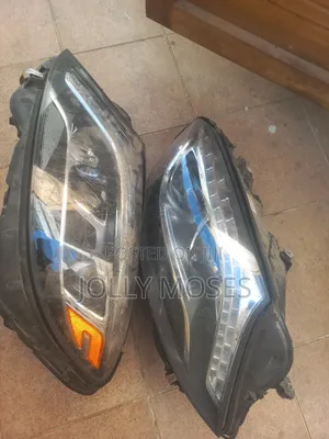 Mercedes-Benz Headlight (2018 Model)