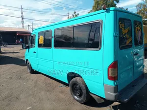 Mercedes-Benz Sprinter 2011