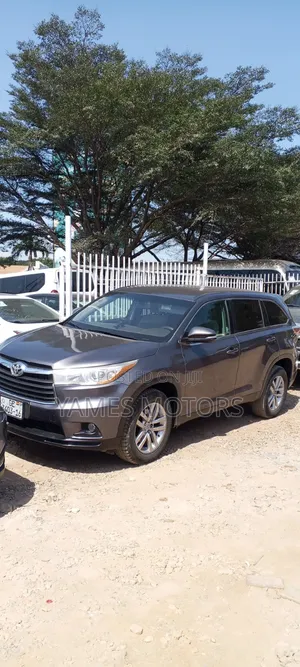 2014 Toyota Highlander LE 2.7L SUV