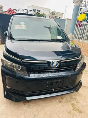 Toyota Voxy Hybrid X 2WD 7-Seater 2015 Black