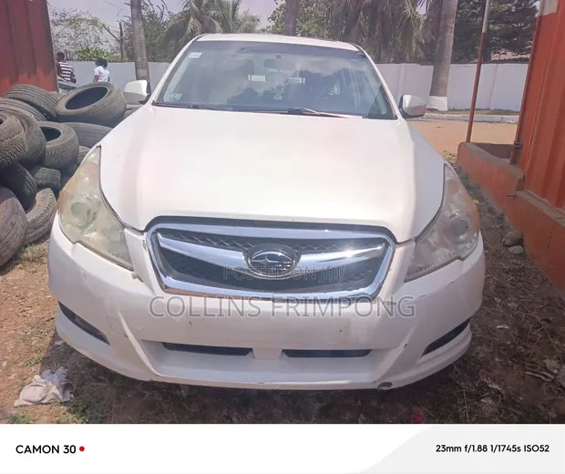 Subaru Legacy 2012 White - 1