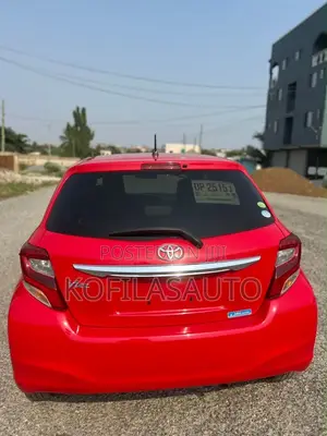 Toyota Vitz 2015 Red