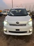 Toyota Voxy X L Edition 2WD 8-Seater 2013 White - 2