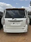 Toyota Voxy X L Edition 2WD 8-Seater 2013 White - 4