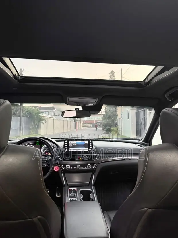 2019 Honda Accord EX-L (2.0L Turbo) - 1
