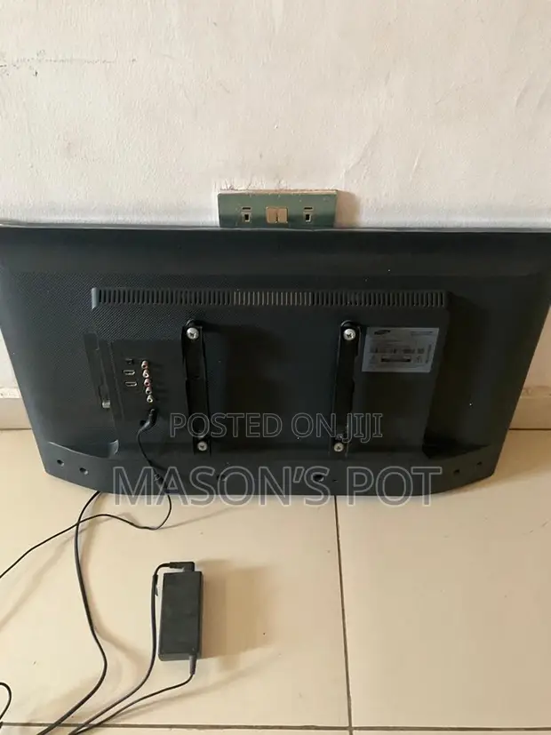 Used 32-Inch Samsung LED TV - 1