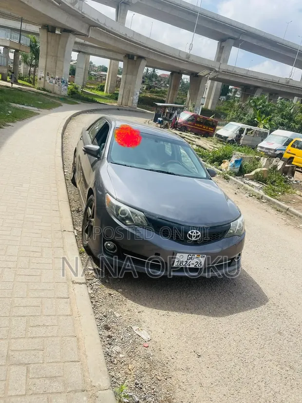 Toyota Camry 2014 Gray - 1