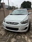 Hyundai Accent SE Sedan 2017 White - 1