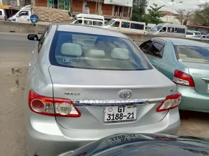 2013 Toyota Corolla LE Sedan