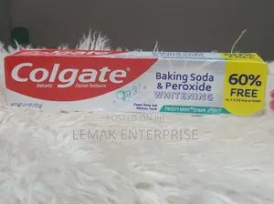 Colgate Baking Soda & Peroxide Whitening Toothpaste, Mint Stripe, 113g