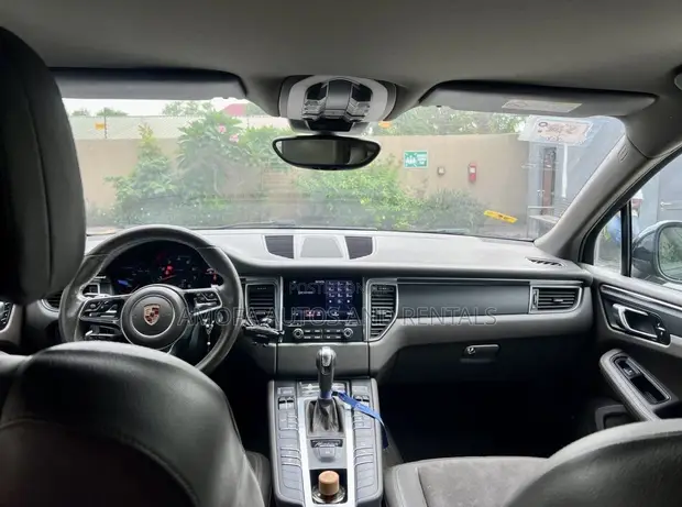 2017 Porsche Macan Rental - 1