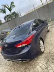 Hyundai Elantra 2012 Blue - 1