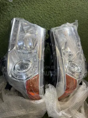 Toyota Land Cruiser 2012 Headlights