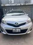 Toyota Vitz 1.0 FWD 5dr 2012 Silver - 4