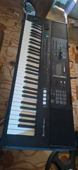 Yamaha PSR-E473 Electronic Keyboard - 1
