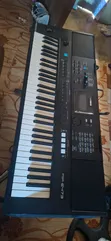 Yamaha PSR-E473 Electronic Keyboard - 2