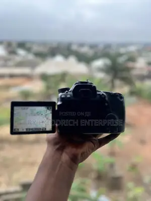 Canon EOS 70D Digital Camera