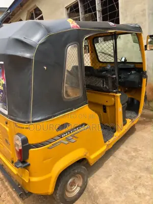 TVS King Deluxe Plus iTouch Start 2025 - Yellow